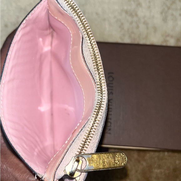 💯Authentic Louis Vuitton Patent Leather Cles Pouch/Card Holder, Gift Box & Bag - Picture 7 of 16